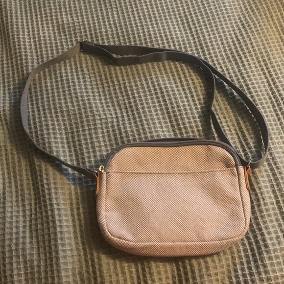 Thirty One Crossbody - Picture 5 of 7